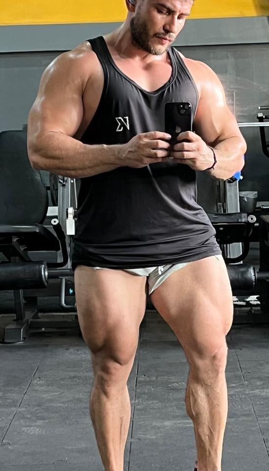 the_musclebeast420's Offline XXX Chat