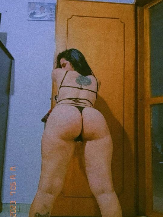 Alina0 live cam model at StripChat