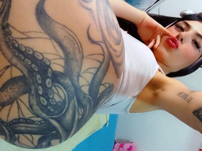 MiaMonrooe