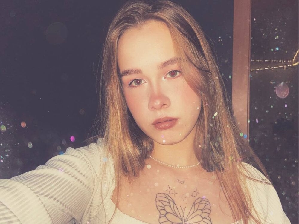 sexcam3d.net mood_butterfly livesex profile in praguenetherlands cams