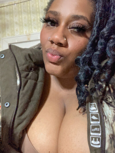 Bigmomma318 on StripChat