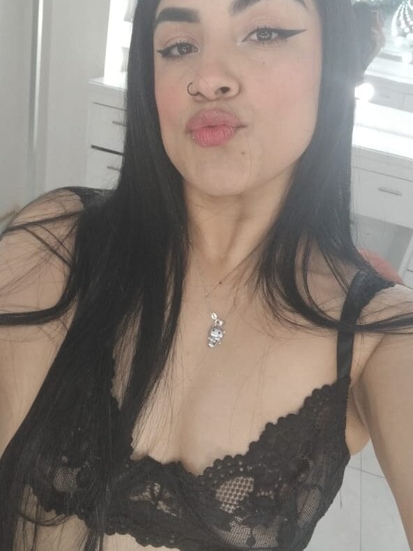 dakota_funny from stripchat