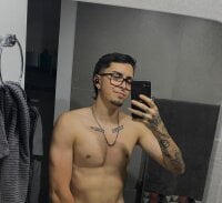adrian_harlow's webcam live show