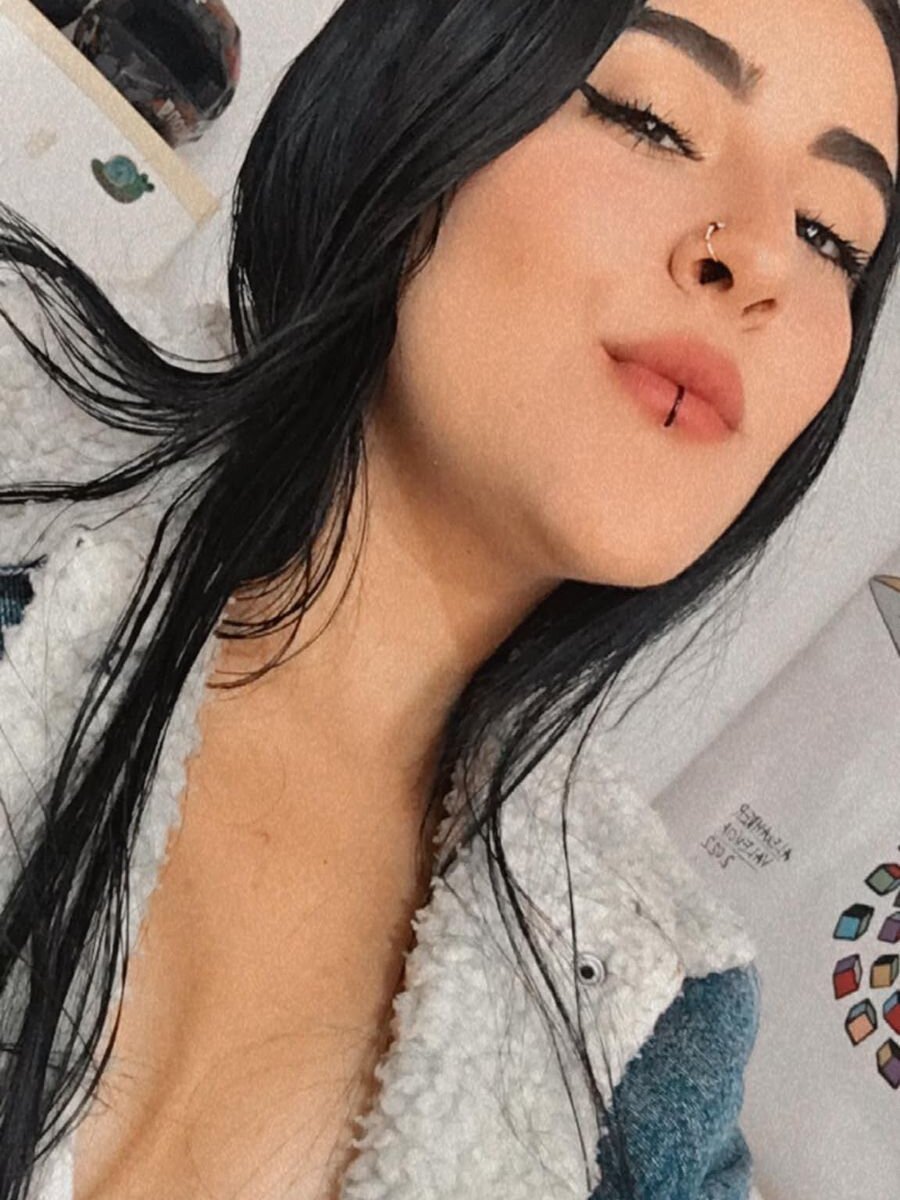 Live sex webcam photo for Poison_Ivy_Hiedra #292044188