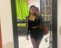 erotic_lia's Offline Chat Room