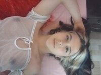 ValentinaPrix's Offline Chat Room