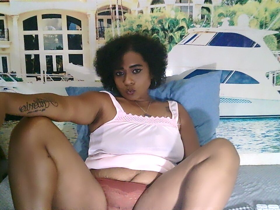 Live sex webcam photo for IndianFiesty #290057416