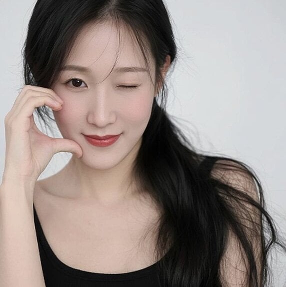 stripchat lingling125212 webcam profile pic via livesex.fan