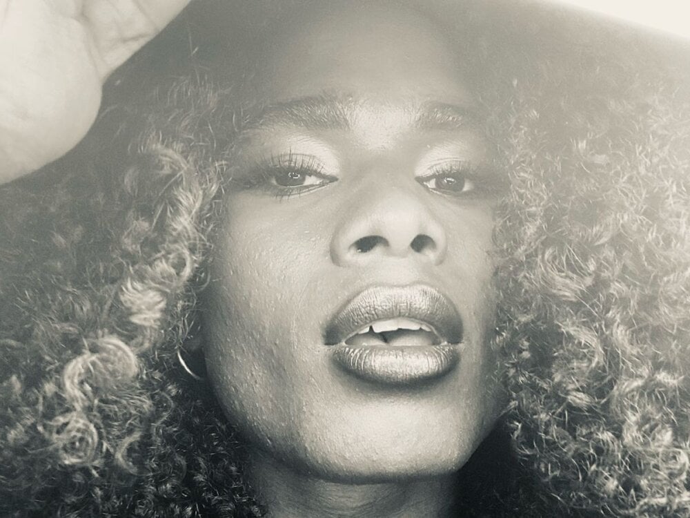 LaGoldie profile