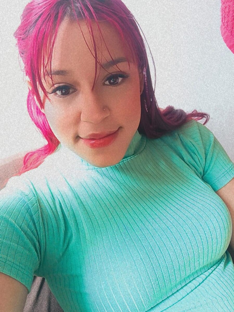 Live sex webcam photo for EmilyPaul52 #279886095