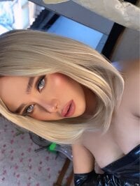Miss_safaramoore's webcam live show