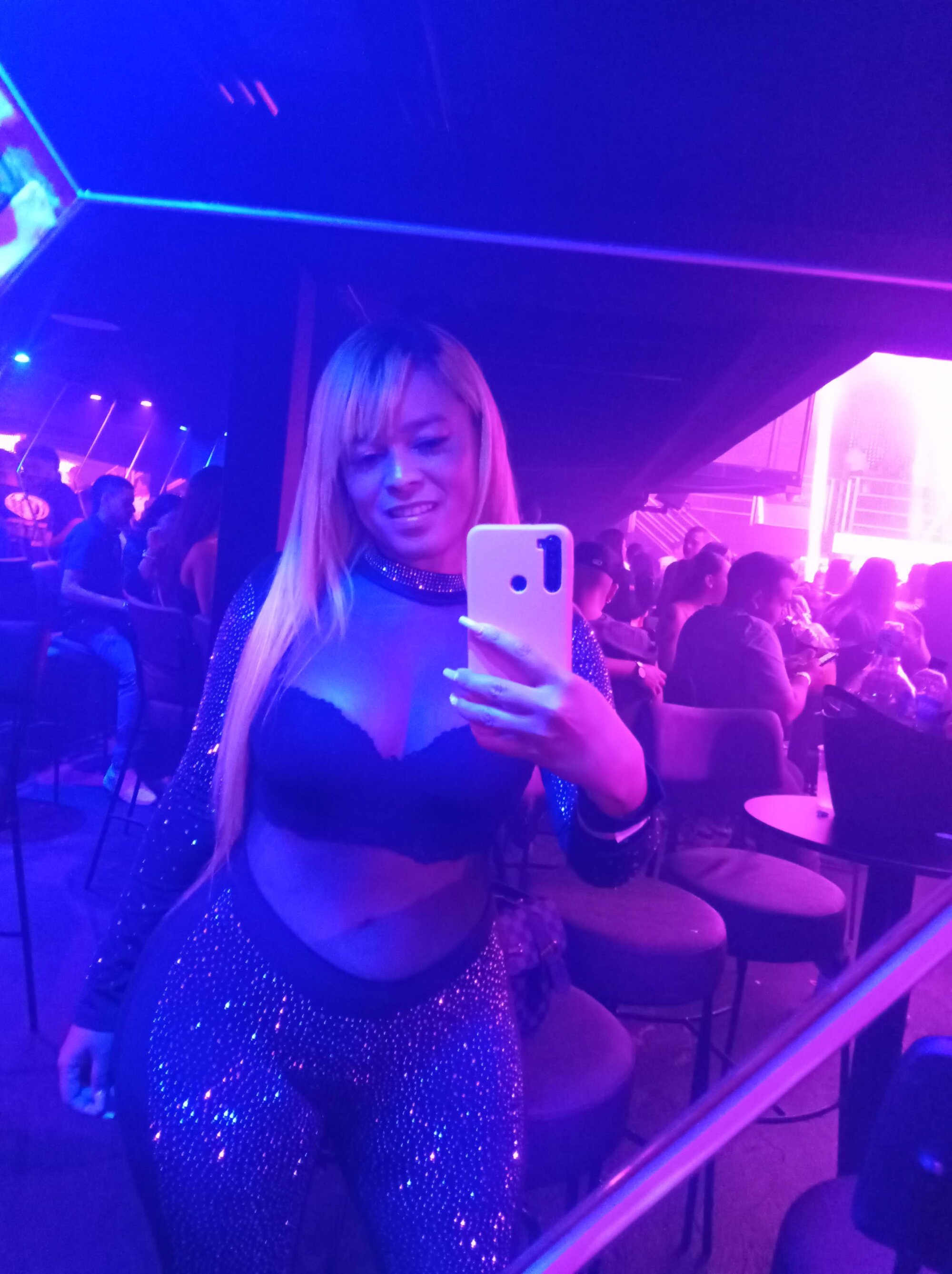 bella_exotichot