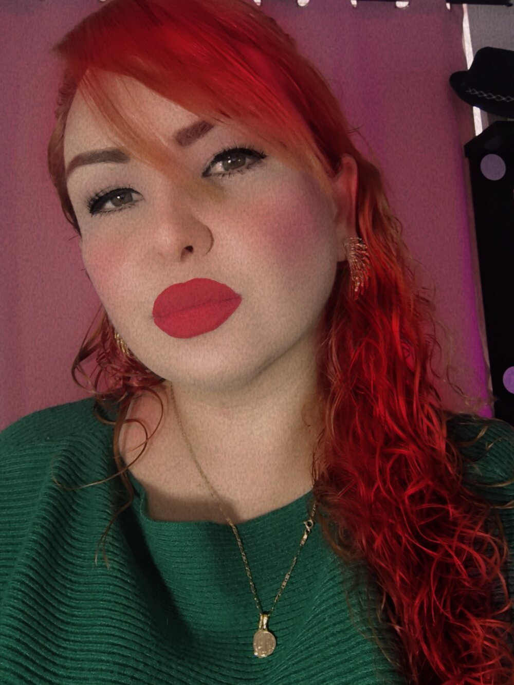 astridchat from stripchat