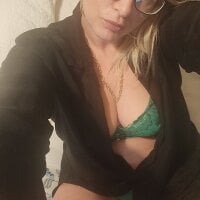 Wifey12345's Live Sex Cam Show