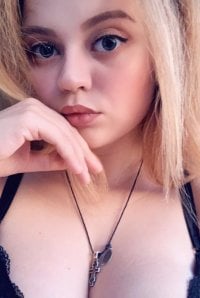 College_girl69's Offline Chat Room