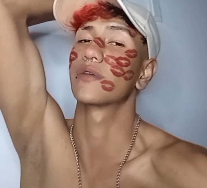 noahluxe_nom from stripchat