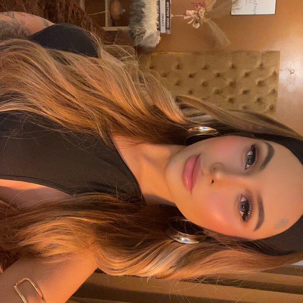 LUUVRRI_21 profile