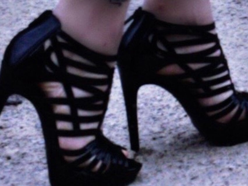 6livesex.com lisalein_x livesex profile in blond-hair cams