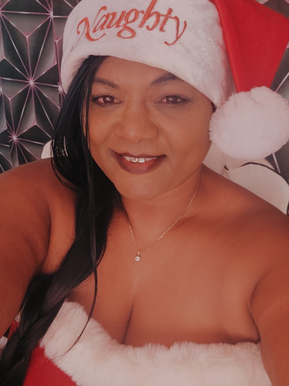 pornos.live indiandelia livesex profile in 0nlyf4ns-at-erotiquefaithx cams