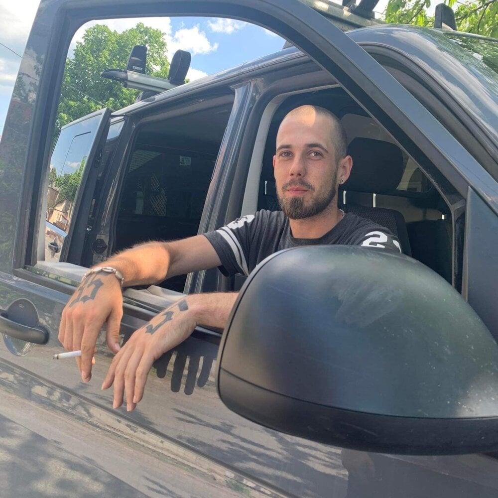 Gregory0830's Offline XXX Chat