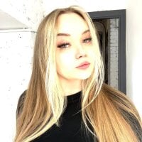 WhitneyAven's webcam live show