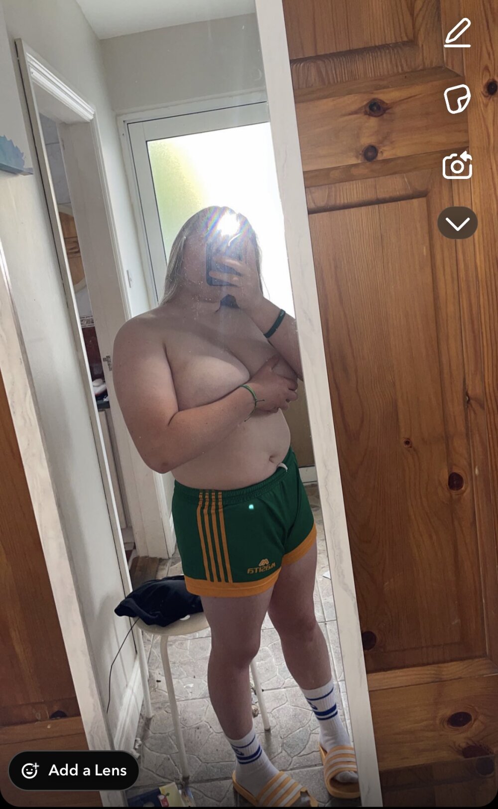 cward24 Chat XXX offline