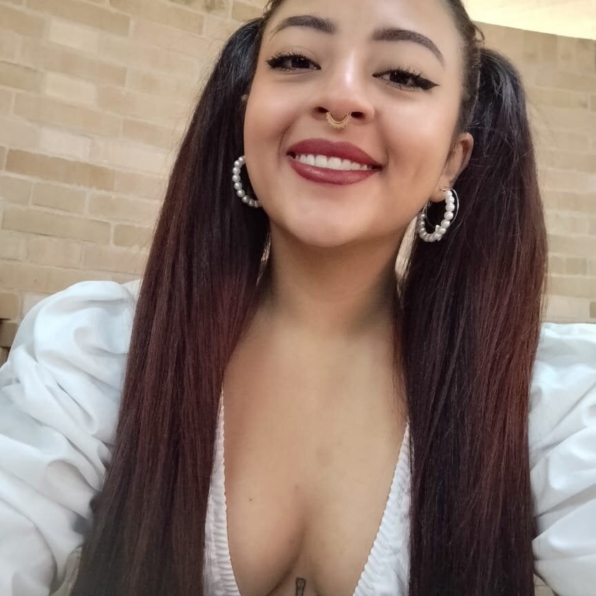 violet_nebula69 from stripchat