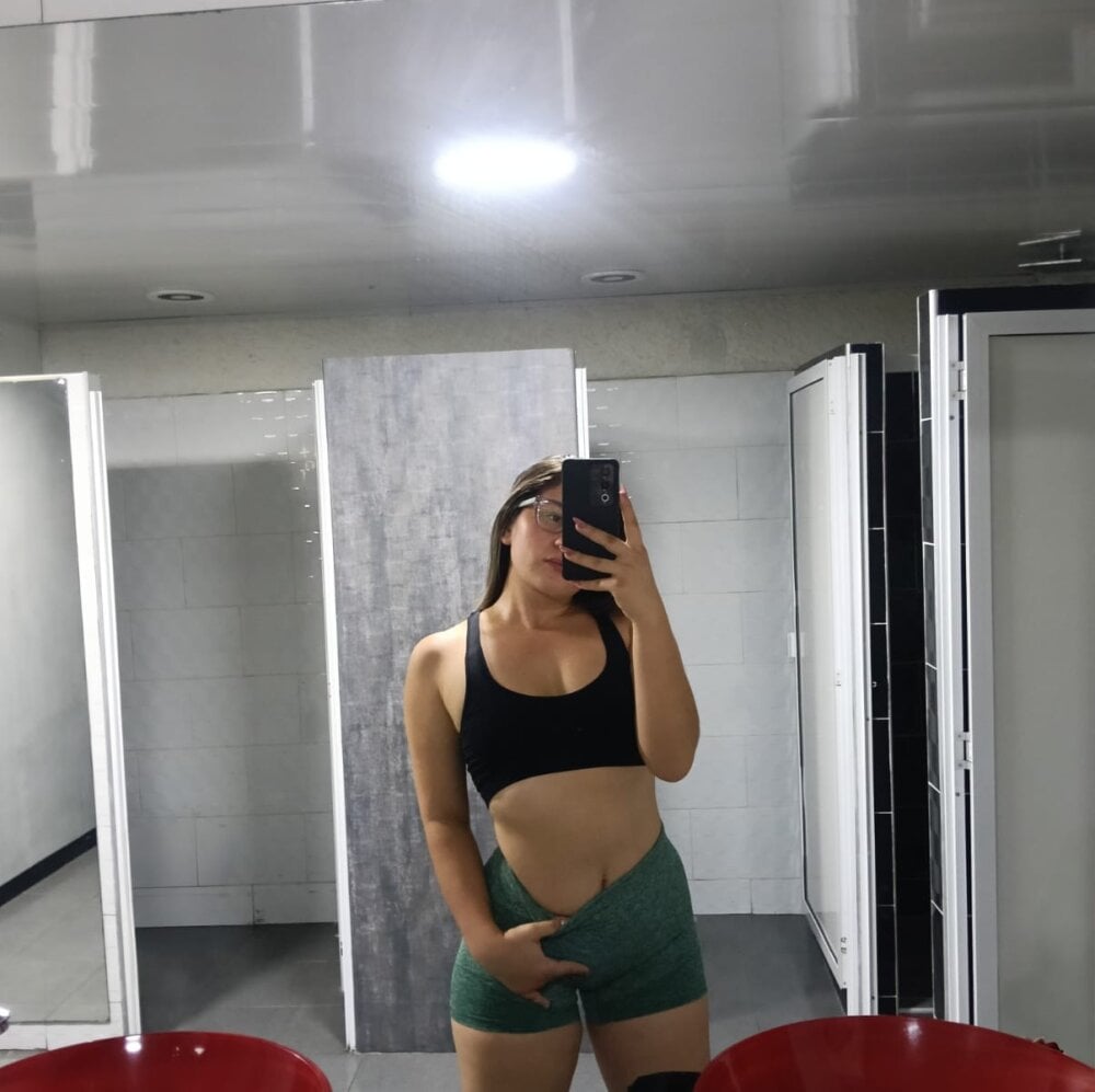 elivecams.com hanna__w livesex profile in colomb cams