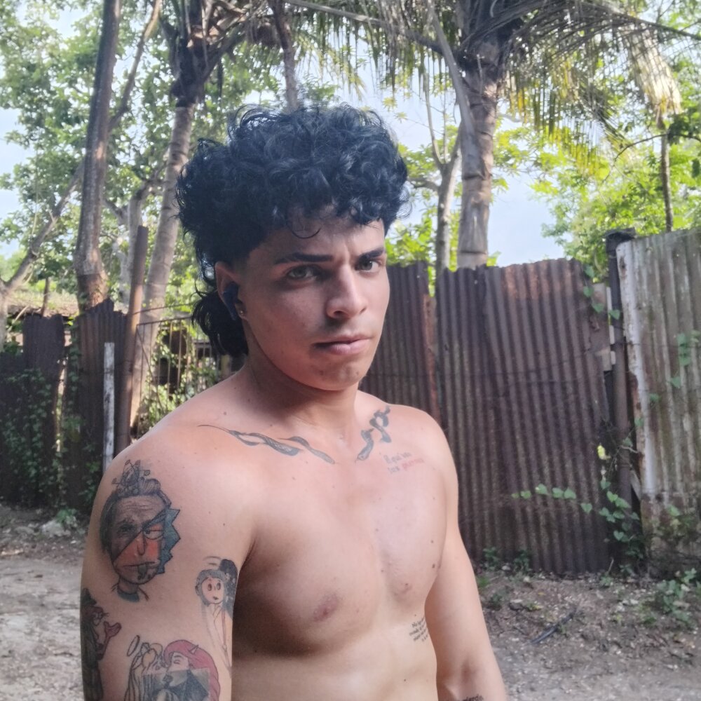 Lachi6969's Offline XXX Chat