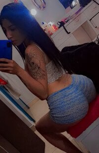 cassiemoon_ Adlı Modelin Çevrimdışı Sohbet Odası