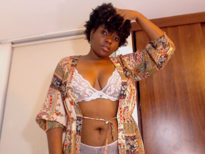 laaylaax from stripchat