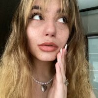Rubi_Flower's Offline Chat Room