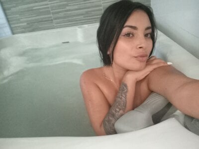 Mav_amy Female Stripteaselatin Live Cam Strip