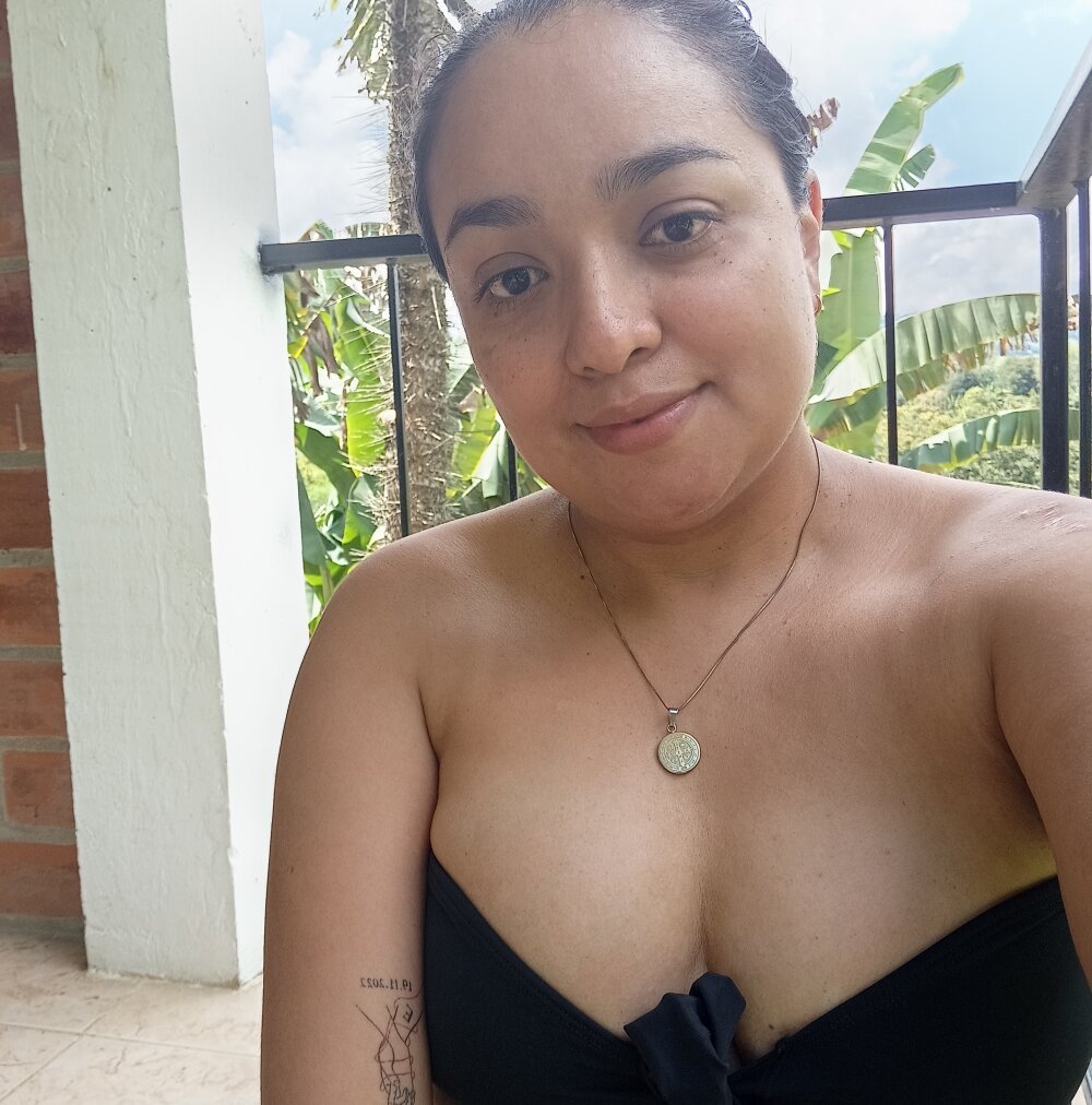 Alejita_17 Offline XXX-chat