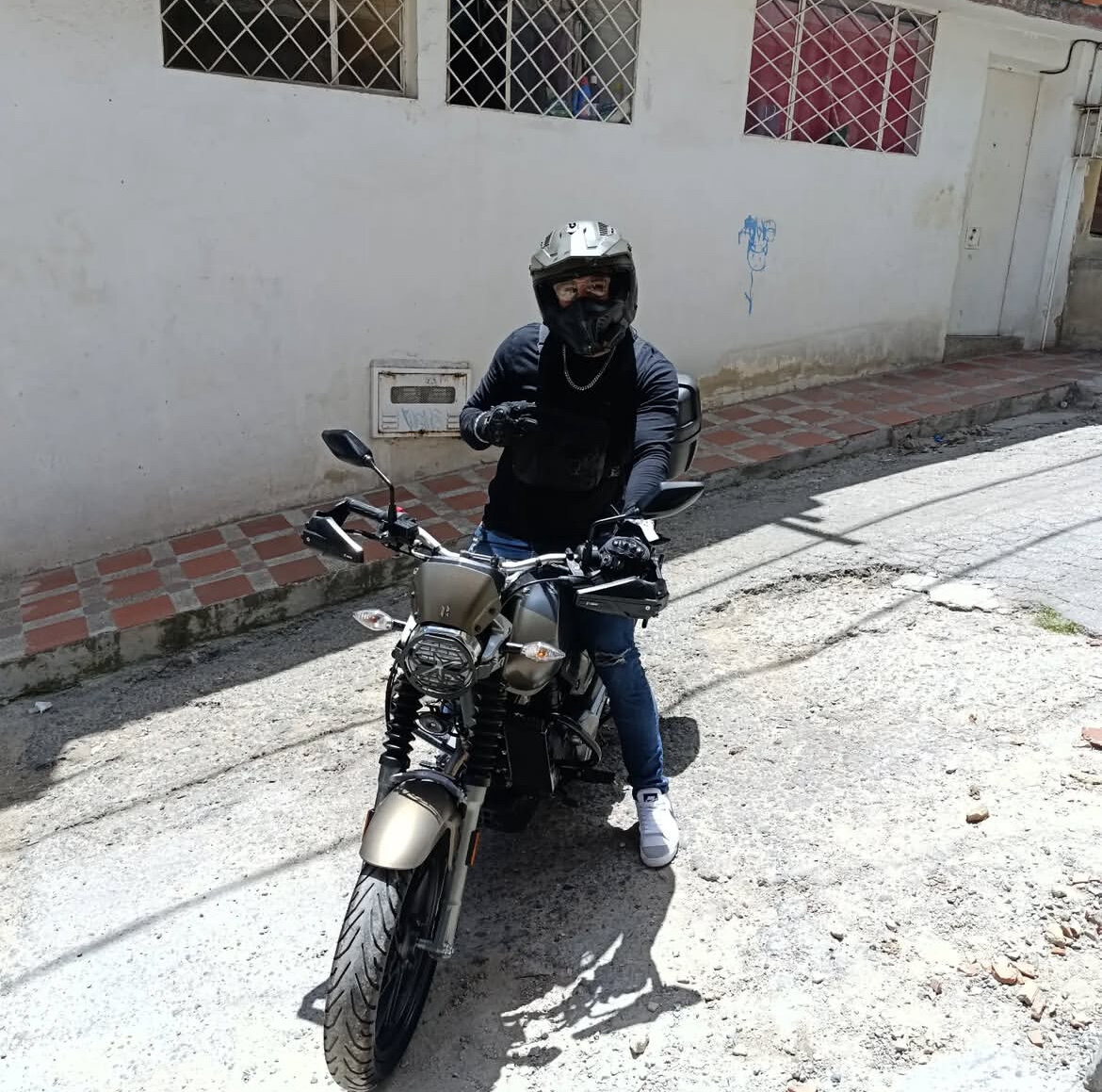 Blacklufy6922