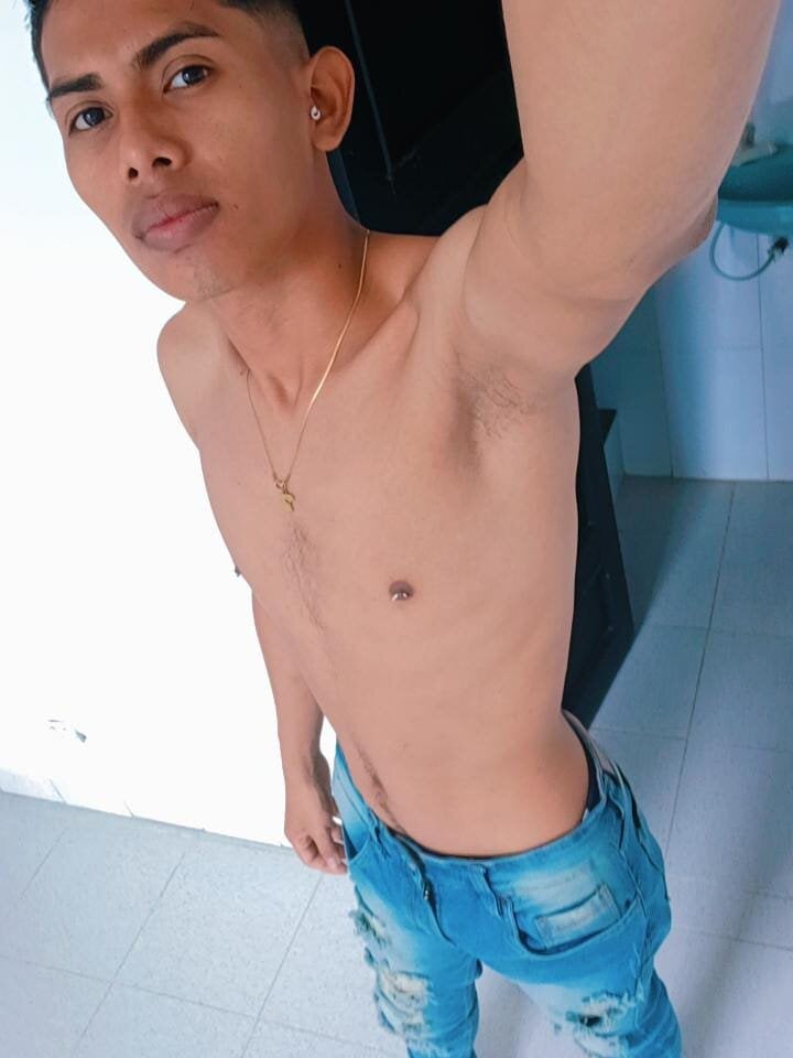 alejandro_n_danny profile