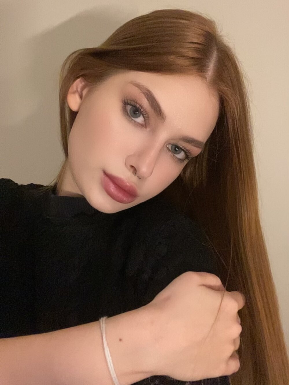 alisa_wood webcam livesex profile