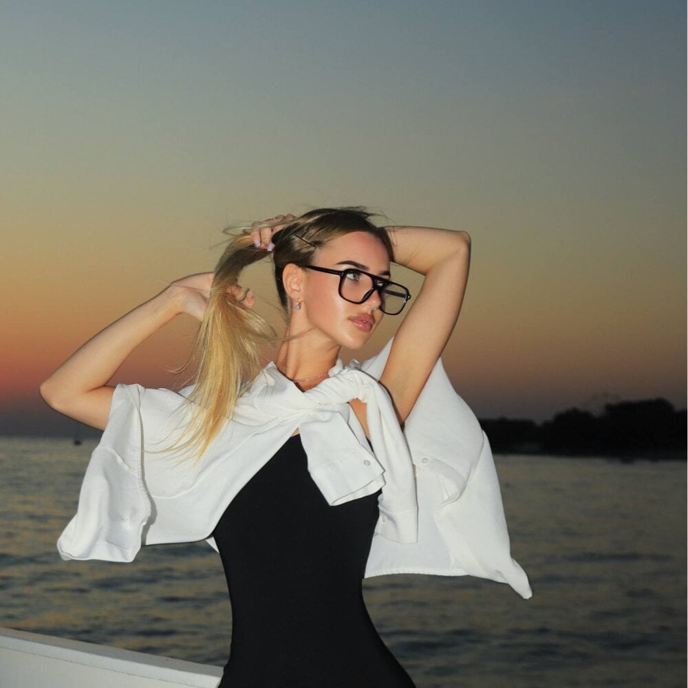 sexcityguide.com briannaklette livesex profile in party-in-the-usa cams