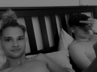 Bros_str8_curious' Offline XXX Chat