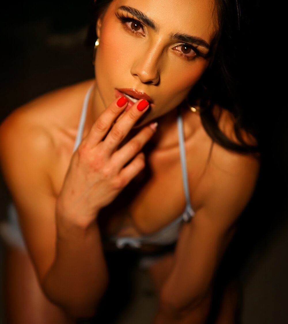 elivecams.com miamonroee_ livesex profile in colombia-0-0 cams