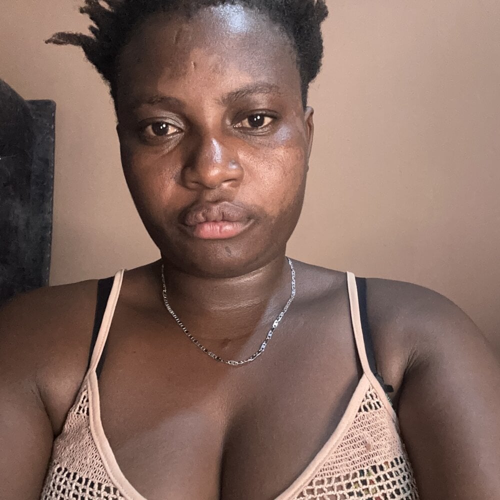 Live sex webcam photo for Phat_pussy11 #280764803