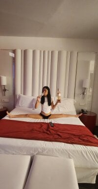 Asiacaliente's Offline Chat Room