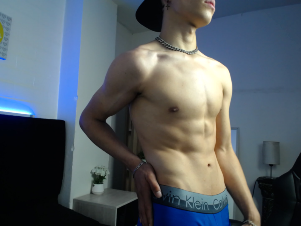 AndrewCooperrs live cam model at StripChat