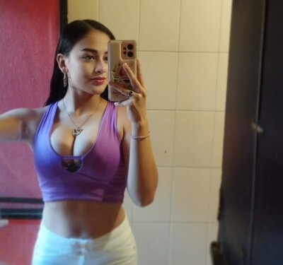 alanaadams1 🎇 live nude cam