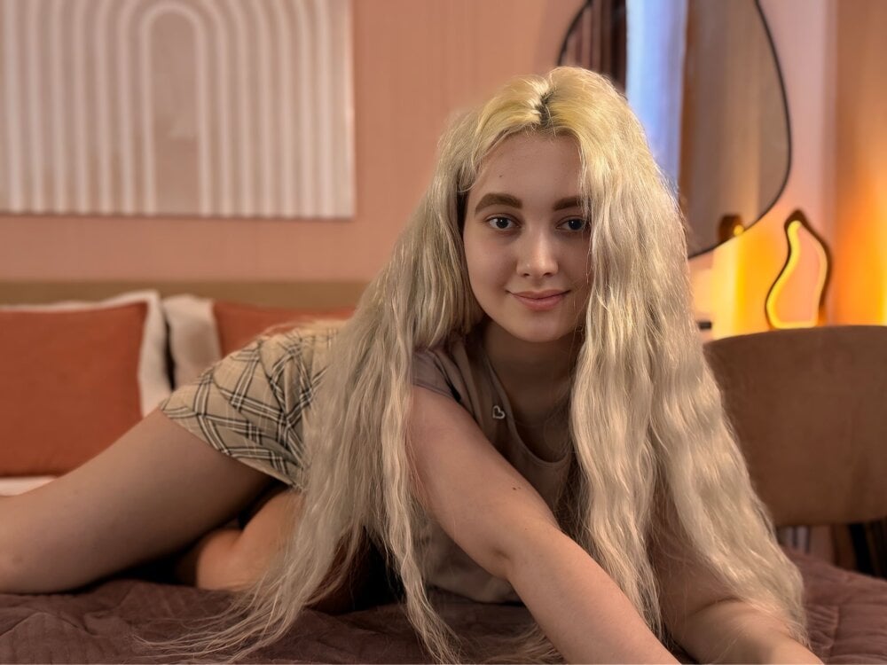 Live sex webcam photo for VikkiHarris #284837334