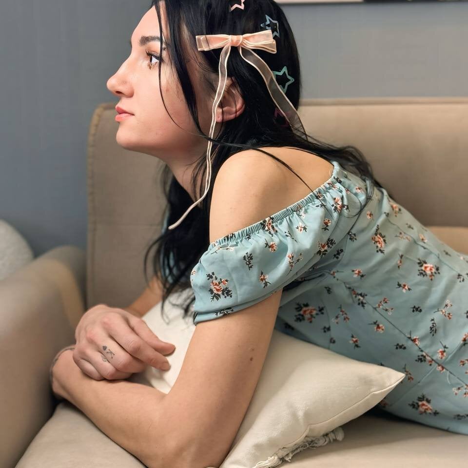 Eva_Dzhuzo Offline XXX-Chat