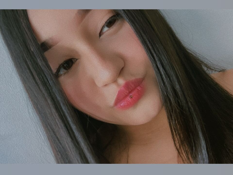 LevisMiaRx live cam model at StripChat