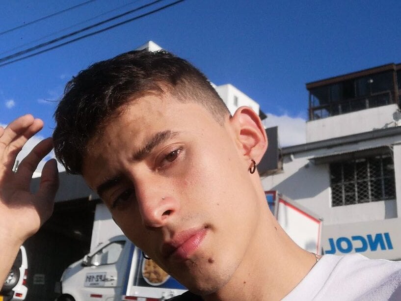emil_prl from stripchat