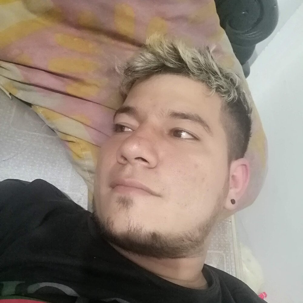 santiago_07 from stripchat