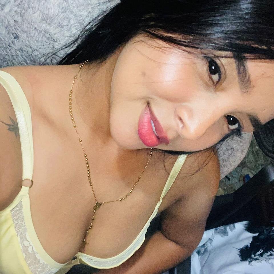 pornos.live bianca_santillanaa livesex profile in maybe-we-are-neighbours cams